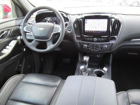 Used 2022 Chevrolet Traverse Premier AWD/4WD image 13