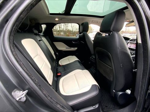 Used 2017 Jaguar F-PACE R-Sport image 19