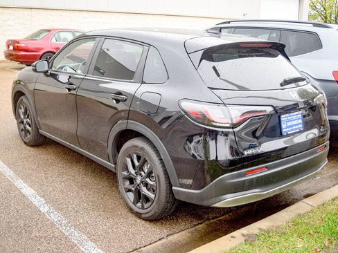 Used 2024 Honda HR-V Sport image 16