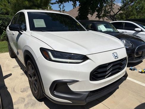 Used 2025 Honda HR-V Sport image 2