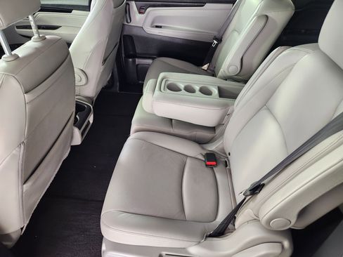 Used 2018 Honda Odyssey Elite image 14