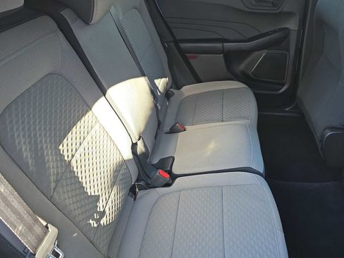Used 2022 Ford Escape SE image 17
