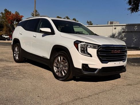 Used 2023 GMC Terrain SLT AWD/4WD image 12