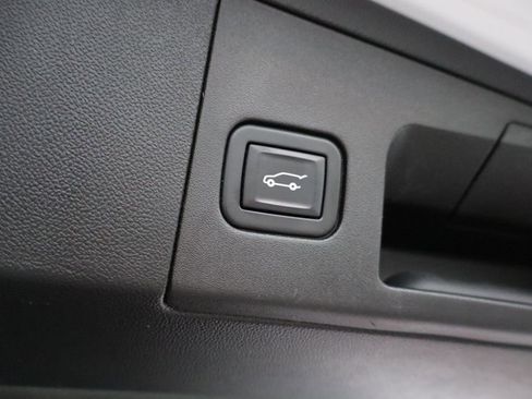 Used 2021 Cadillac XT5 Premium Luxury image 40