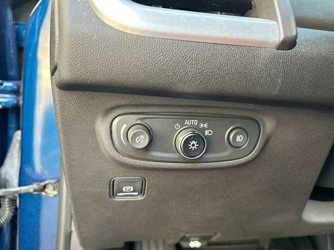 Used 2022 GMC Terrain SLT w/ Infotainment Package II AWD/4WD image 22