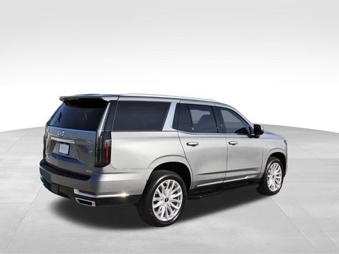 Used 2025 Cadillac Escalade Luxury image 4