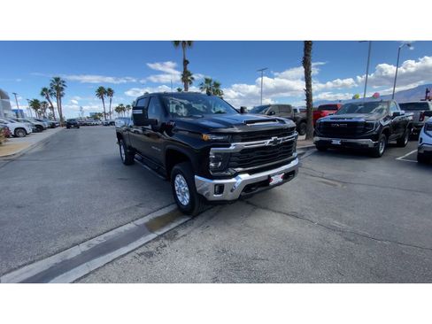 Used 2024 Chevrolet Silverado 2500 LT w/ All Star Edition AWD/4WD image 2