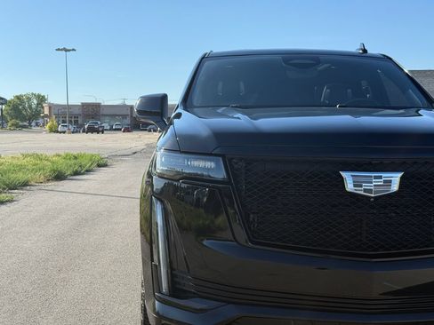 Used 2022 Cadillac Escalade Sport Platinum AWD/4WD image 6