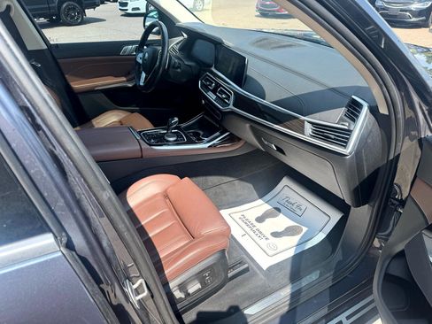 Used 2021 BMW X7 xDrive40i w/ Parking Assistance Package image 11