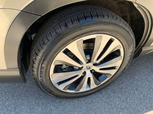 Used 2019 Subaru Ascent Limited AWD/4WD image 8