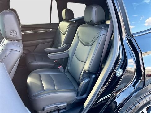 Used 2025 Cadillac XT6 Sport image 26