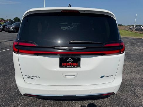 Used 2023 Chrysler Pacifica Touring-L FWD image 37