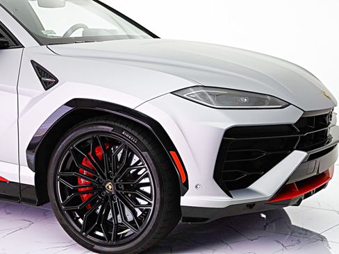 Used 2025 Lamborghini Urus SE AWD/4WD image 17