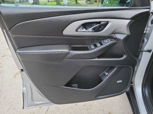 Used 2020 Chevrolet Traverse LT w/ LT Premium Package FWD image 13