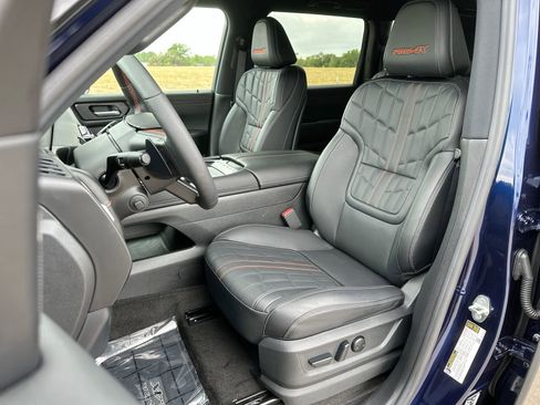 Used 2025 Nissan Armada PRO-4X image 11