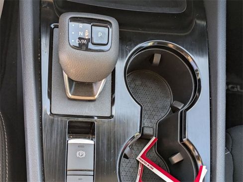 Used 2024 Nissan Rogue S image 26