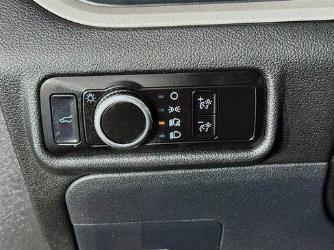 Used 2023 Ford Explorer XLT image 11