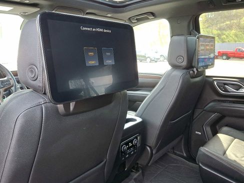 Used 2024 Chevrolet Suburban High Country w/ Advanced Technology Package AWD/4WD image 11