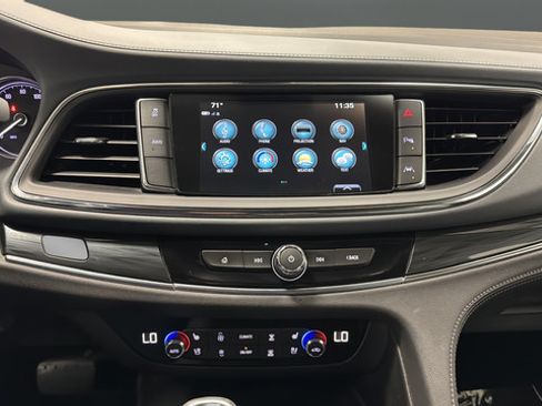 Used 2018 Buick Enclave Premium w/ LPO, Hit The Road Package AWD/4WD image 12