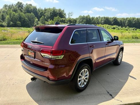 Used 2021 Jeep Grand Cherokee Laredo w/ Security & Convenience Group AWD/4WD image 9