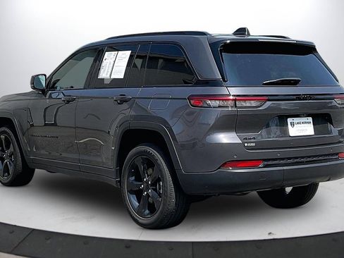 Certified 2023 Jeep Grand Cherokee Altitude AWD/4WD image 7
