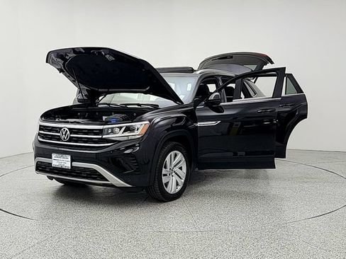 Used 2021 Volkswagen Atlas Cross Sport SE w/ Panoramic Sunroof Package AWD/4WD image 9