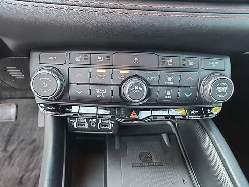 Used 2021 Dodge Durango R/T w/ Tow 'N Go Group AWD/4WD image 20