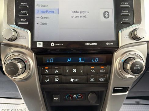 Used 2020 Toyota 4Runner Limited AWD/4WD image 32