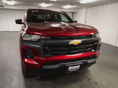 Certified 2024 Chevrolet Colorado LT w/ LT Convenience Package II image 3