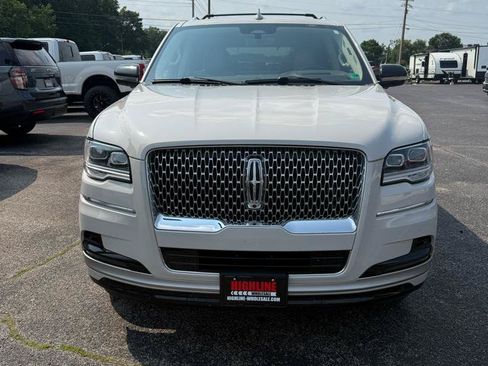 Used 2022 Lincoln Navigator Reserve AWD/4WD image 2