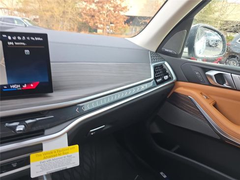 New 2026 BMW X7 xDrive40i w/ Premium Package image 25