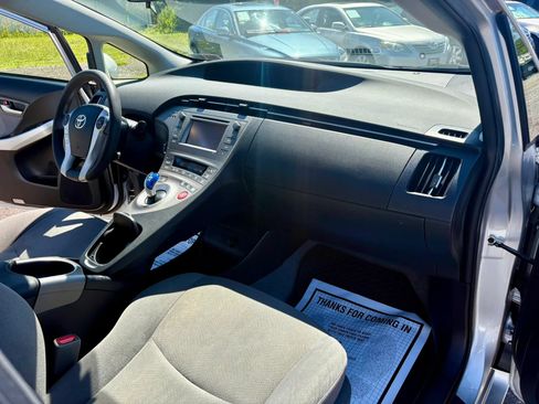 Used 2015 Toyota Prius Two FWD image 22