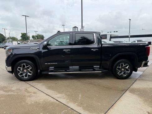 Used 2023 GMC Sierra 1500 SLT w/ SLT Premium Package AWD/4WD image 8