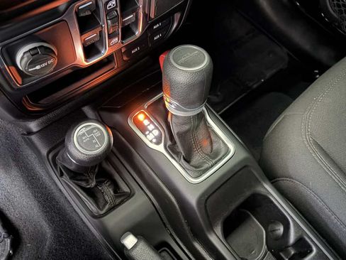 Used 2022 Jeep Gladiator Sport AWD/4WD image 25