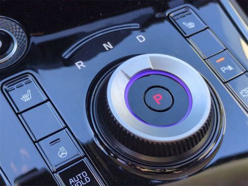 Certified 2024 Kia Niro Wind w/ Wind Preserve Package image 15