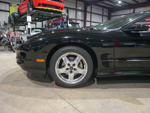 Used 2001 Pontiac Firebird Trans Am RWD image 3