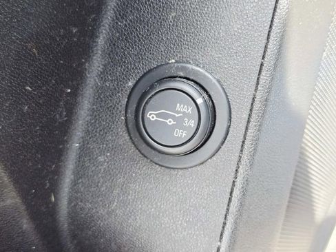 Used 2019 Chevrolet Equinox LT FWD image 18