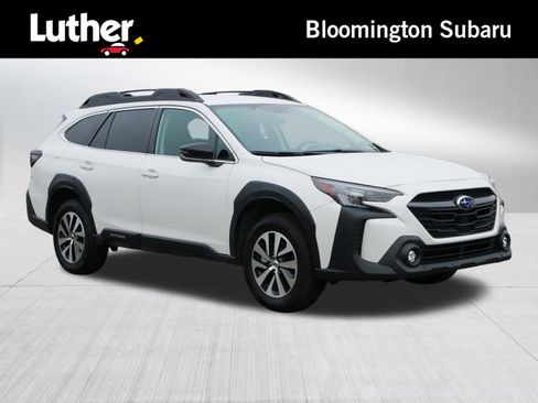 Used 2024 Subaru Outback Premium image 1