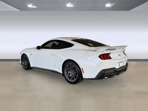 Used 2025 Ford Mustang GT Premium w/ GT Performance Package RWD image 3