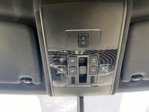 Used 2022 Volkswagen Atlas Cross Sport SE FWD image 50
