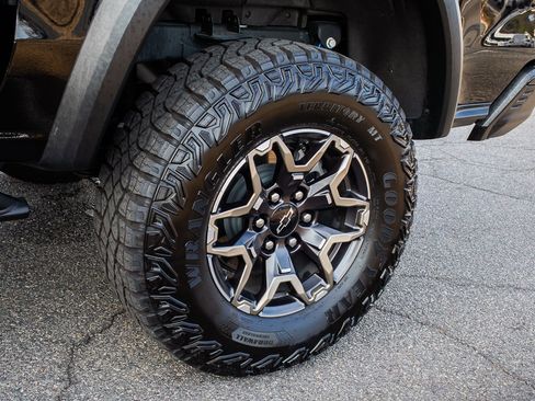 Used 2025 Chevrolet Colorado ZR2 image 6