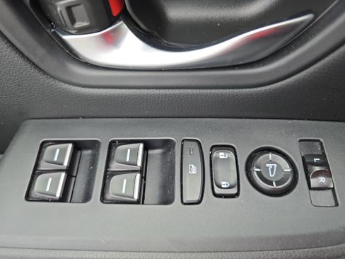 Used 2024 Honda Pilot Touring image 29