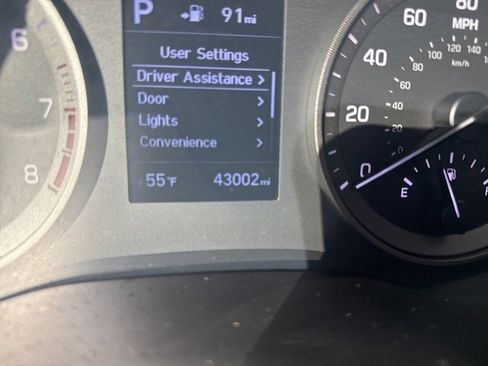 Used 2019 Hyundai Tucson Sport image 12