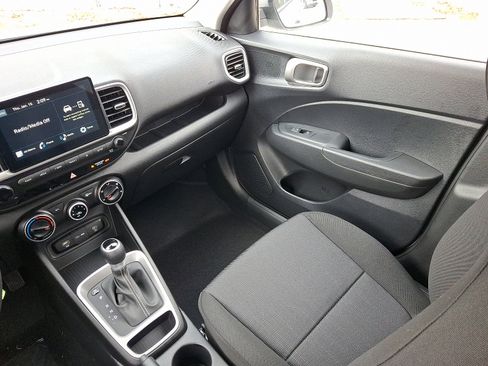 New 2026 Hyundai Venue SE image 11