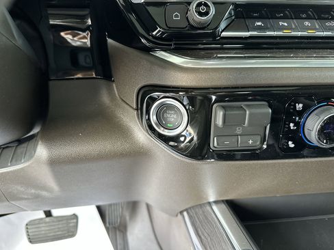 New 2026 Chevrolet Silverado 1500 LTZ w/ LTZ Premium Package AWD/4WD image 17