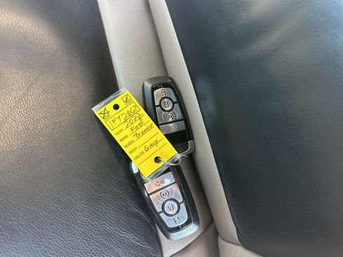 Used 2022 Ford Bronco Wildtrak image 35