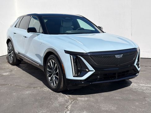 New 2026 Cadillac Lyriq Sport w/ LPO, Floor Liner Package RWD image 7