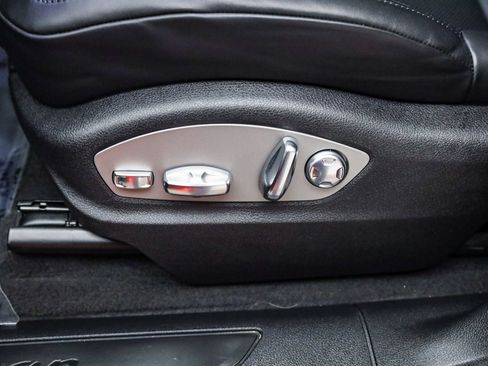 Certified 2025 Porsche Macan image 25