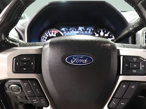 Used 2017 Ford F250 Platinum w/ Platinum Ultimate Package AWD/4WD image 15