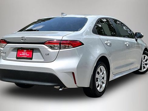 Used 2026 Toyota Corolla LE FWD image 5